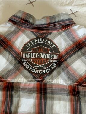 Harley-Davidson Short Sleeve Plaid Button-Down Shirt in White and Red